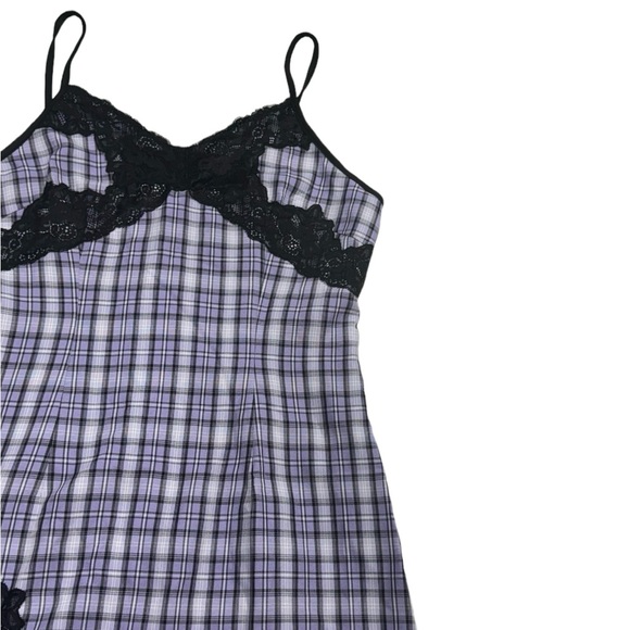ROMWE size large NWT purple plaid design dress with black lace detailing. - Picture 8 of 10